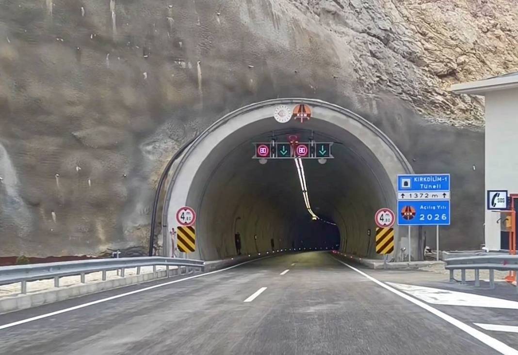 40 virajlı tehlikeli yol tarihe gömüldü: Sürücülerden tam not 6